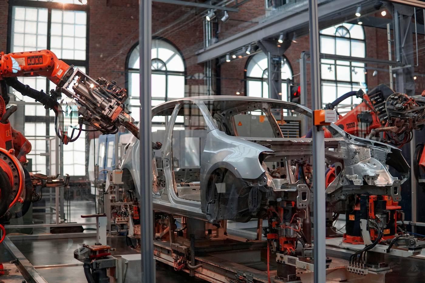 Vehicle body and assembly line